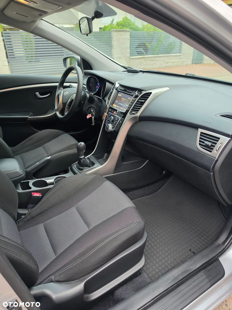 Hyundai i30 i30cw 1.4 Trend - 28