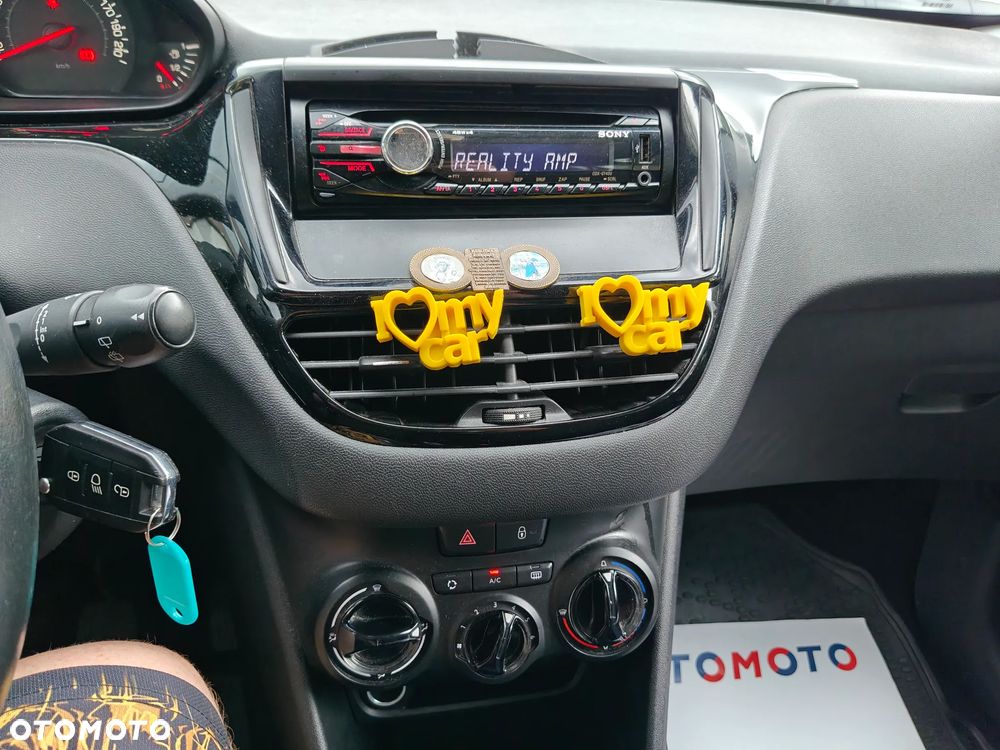 Peugeot 208 1.2 PureTech Style - 21