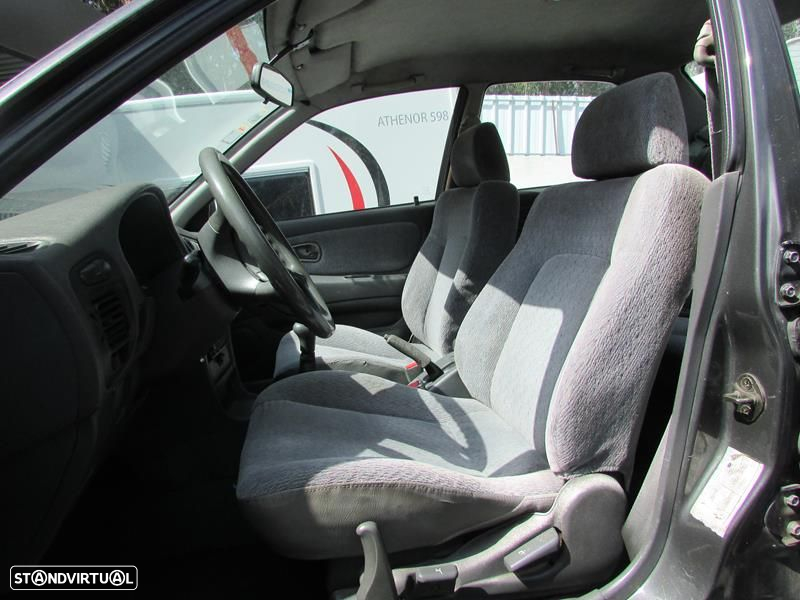 Mitsubishi Lancer 1,3 (75cv) de 1996 - Peças Usadas (5555) - 5