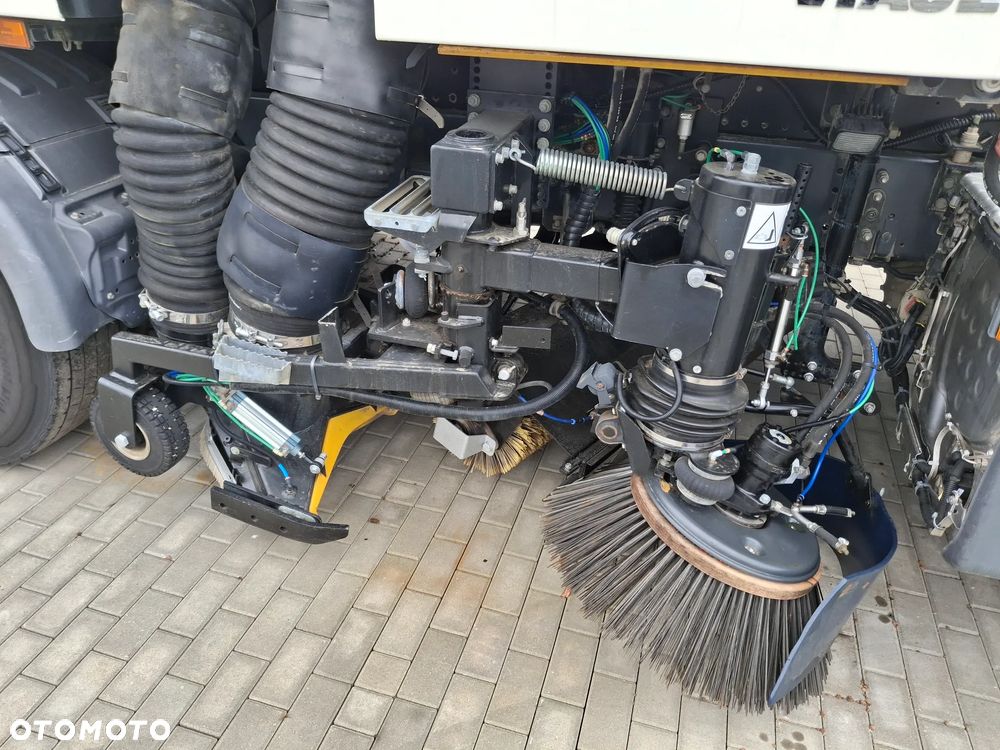 Scania P370 Zamiatarka FAUN Viajet 6 R H Euro 6 EUnited PM10 Tylna Ssawa Tylni Odkurzacz Karcher Listwy Wysokiego Ciśnienia Mycie Jezdni Lanca 2 Zbiorniki Wody Oświetlenie LED Regulowane Zawieszenie - 6