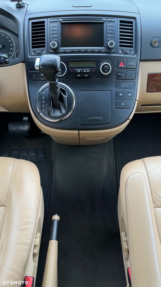 Volkswagen Multivan - 7