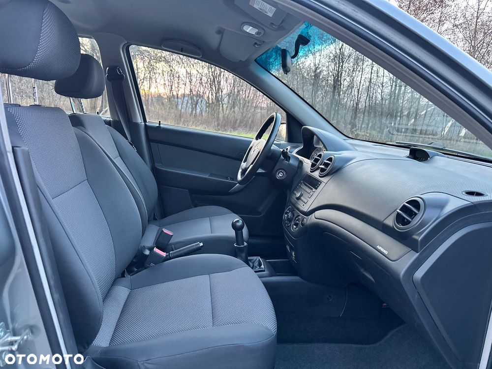Chevrolet Aveo 1.2 - 9