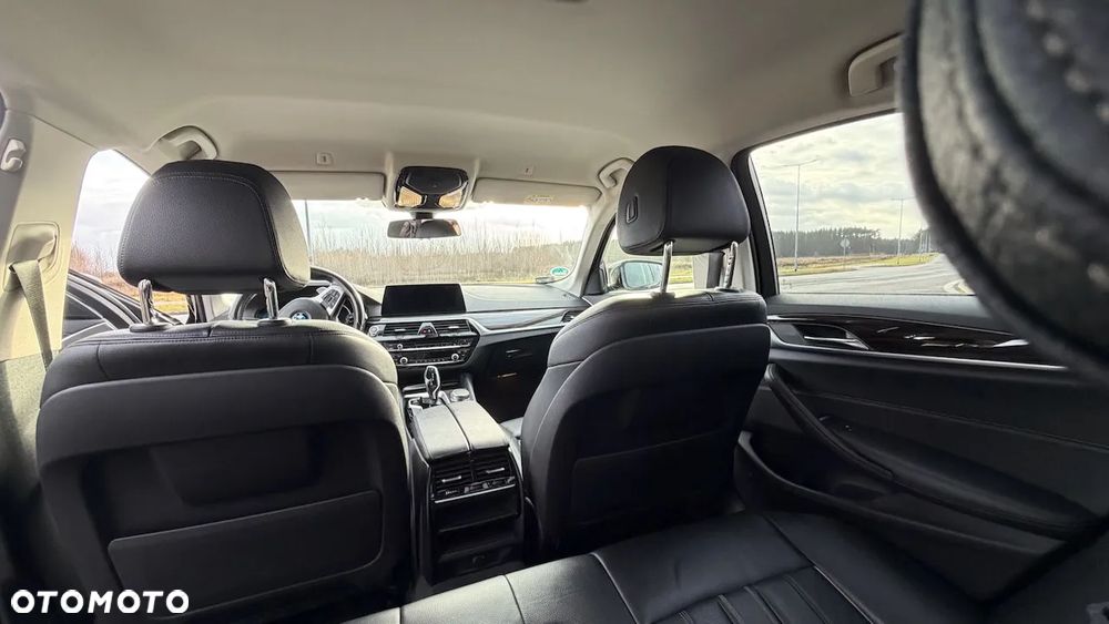 BMW Seria 5 520d Sport Line - 13