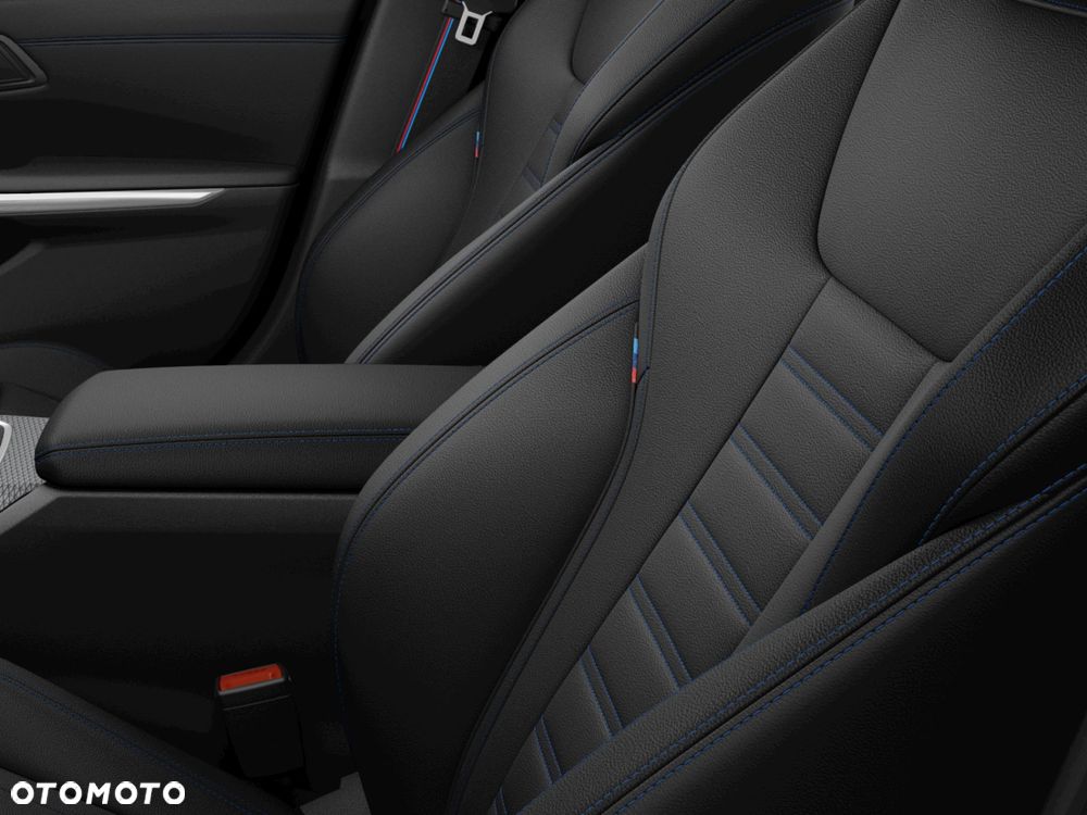 BMW Seria 3 330i xDrive - 9