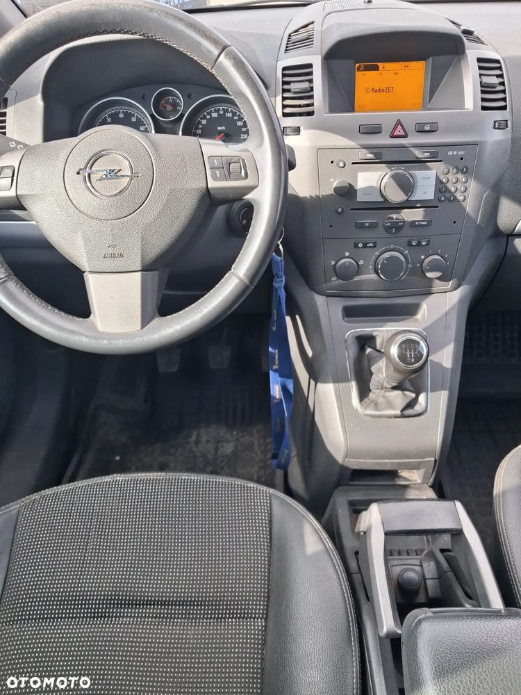 Opel Zafira 1.8 Cosmo - 3