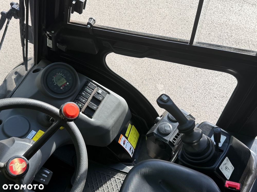 Manitou Terenowy Wózek Widłowy MC25-4 - 22