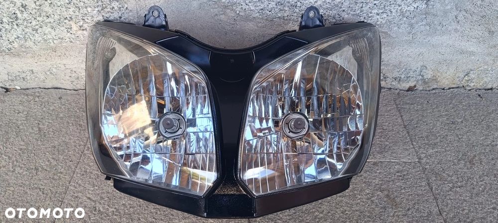 Suzuki V-strom 650 1000 Lampa przód reflektor