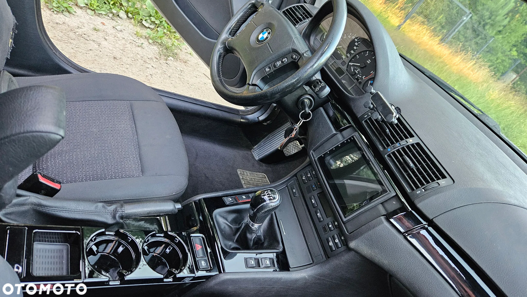 BMW Seria 3 318d Touring - 13