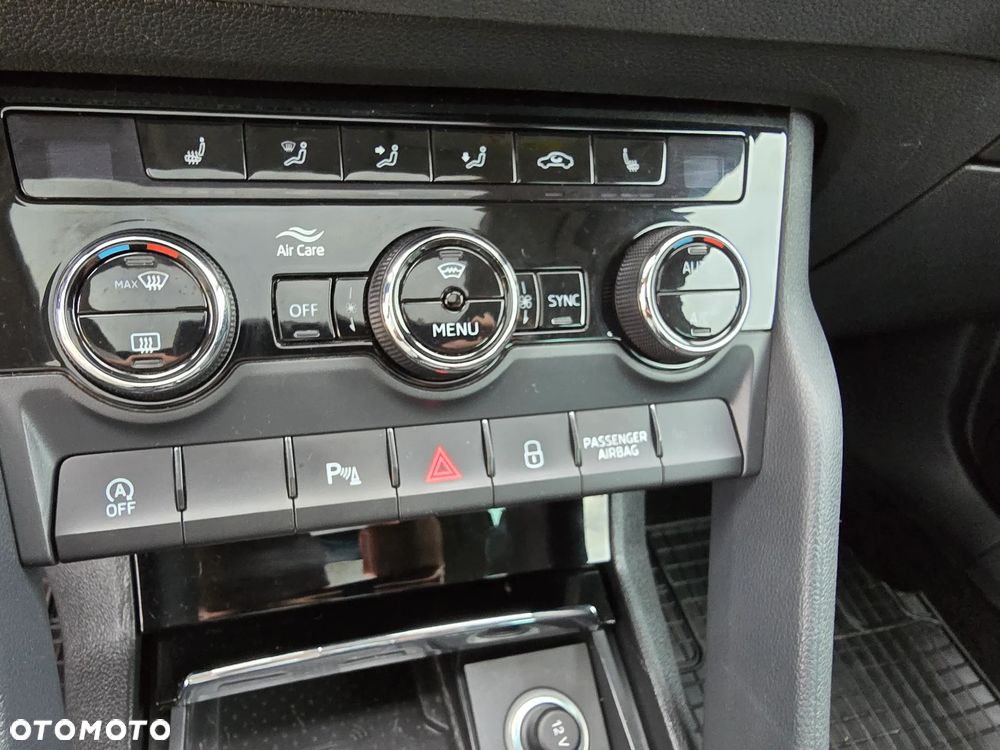 Skoda Karoq 2.0 TDI SCR 4x4 DSG Sportline - 32
