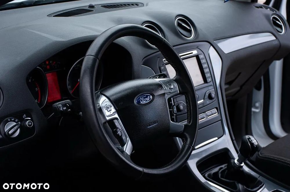 Ford Mondeo 2.0 TDCI Business Edition - 40