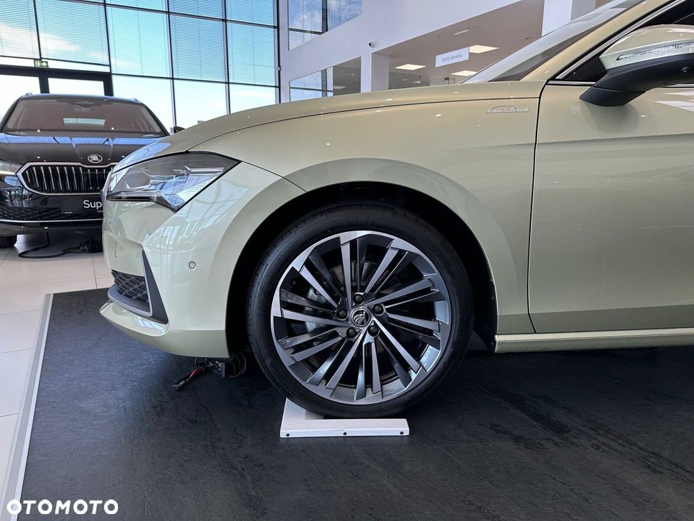 Skoda Superb 2.0 TDI SCR 4x4 L&K DSG - 17