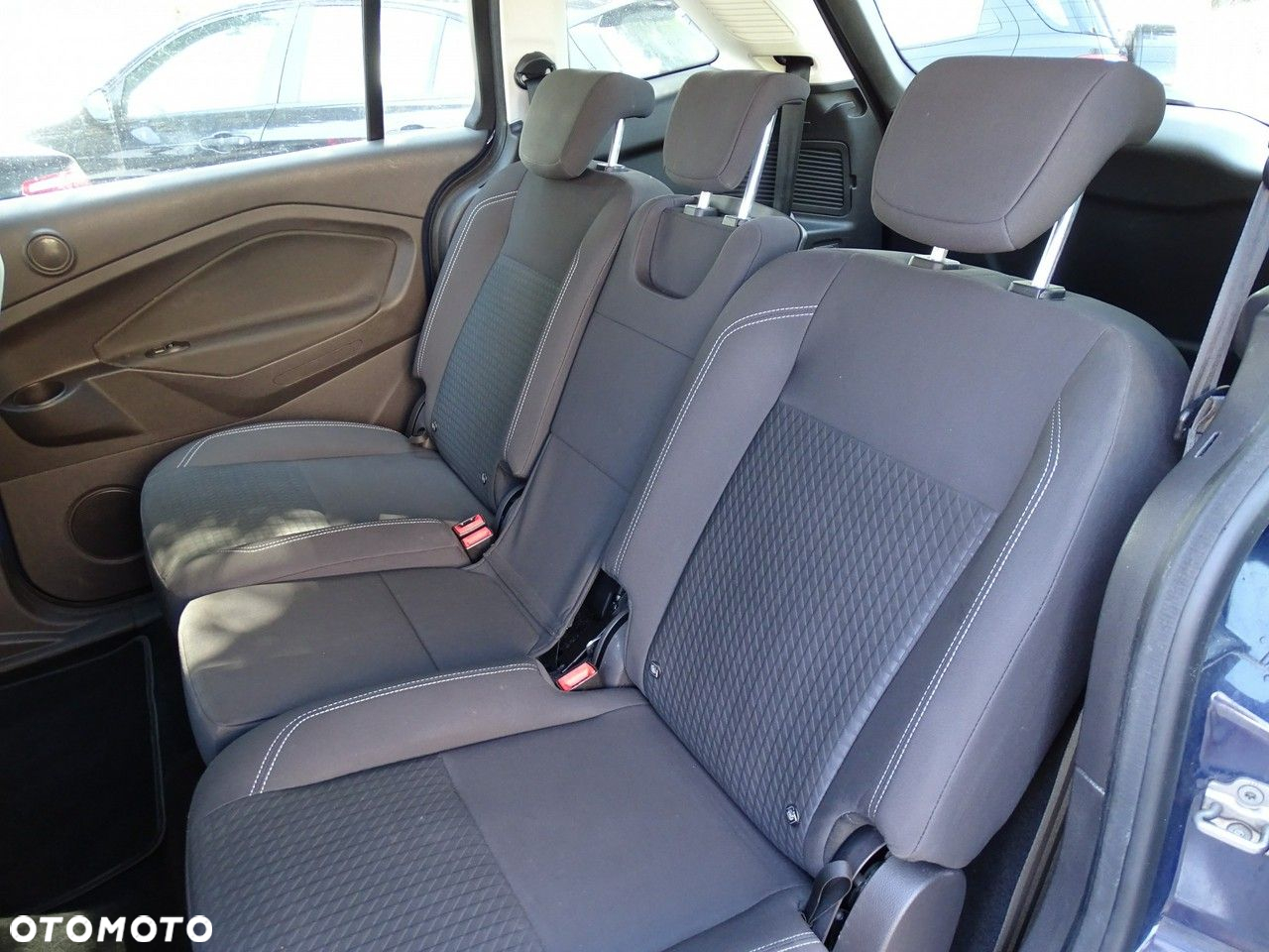 Ford Grand C-MAX - 25