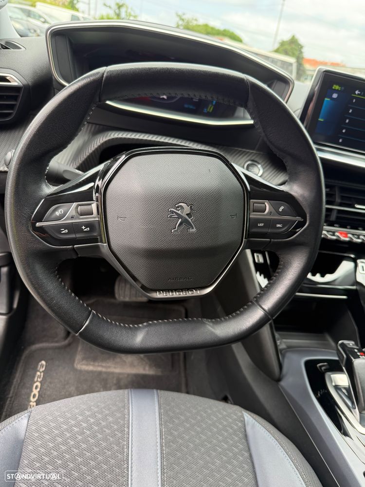Peugeot e-2008 50 kWh GT Pack - 11