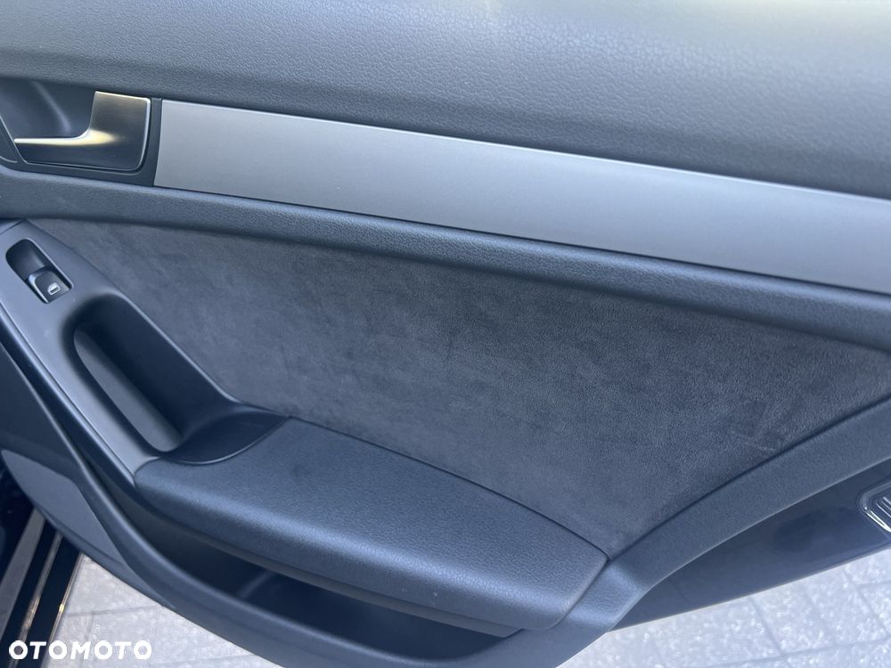 Audi A4 Avant 2.0 TDI Quattro S tronic - 21