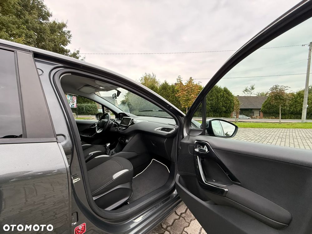 Peugeot 208 1.2 VTi Style - 22