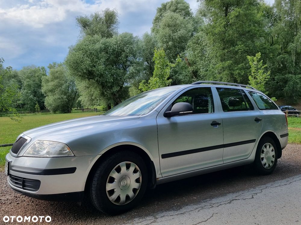 Skoda Octavia 1.6 Tour Classic - 2