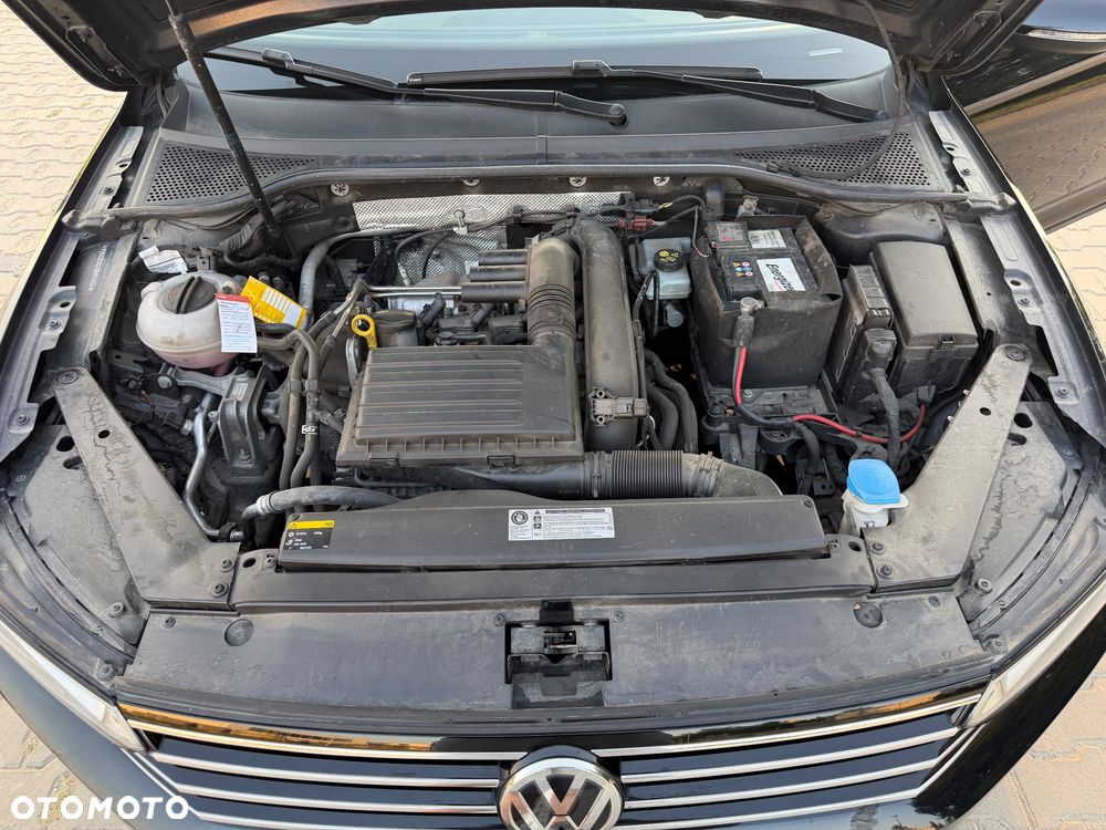 Volkswagen Passat - 12