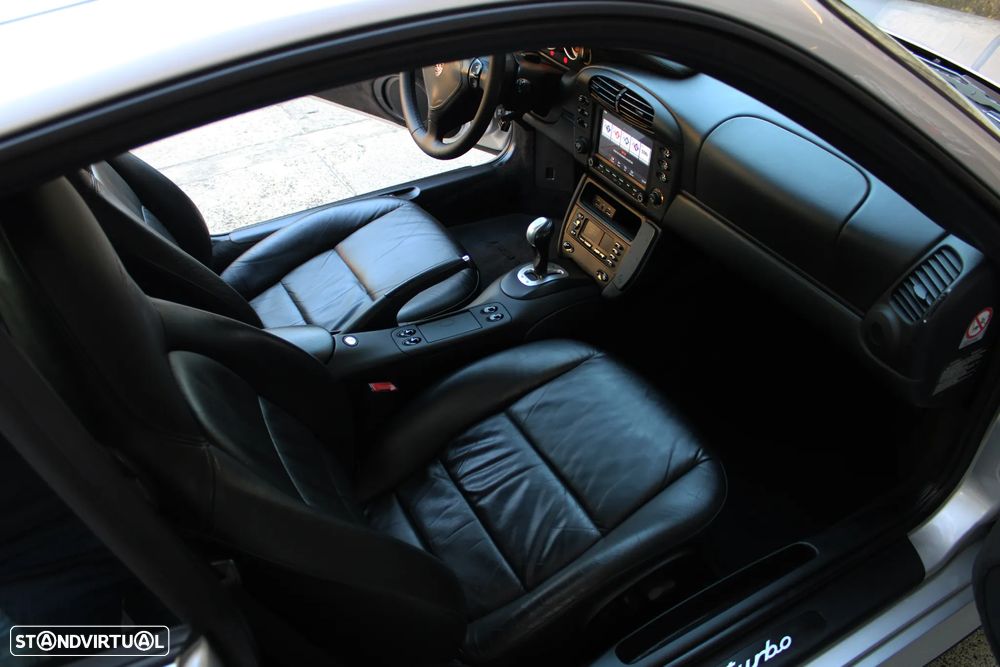Porsche 911 (996) Turbo - 28