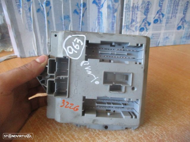 Caixa Fusiveis 46760251 FIAT PUNTO 188 2002 1.2I 0Cv 5P CINZA DELPHI FIAT PUNTO 2003 1.2 I 80CV 3P CINZA DELPHI  FIAT PUNTO 2001 1.2 60CV 5P AZUL DELPHI - 2