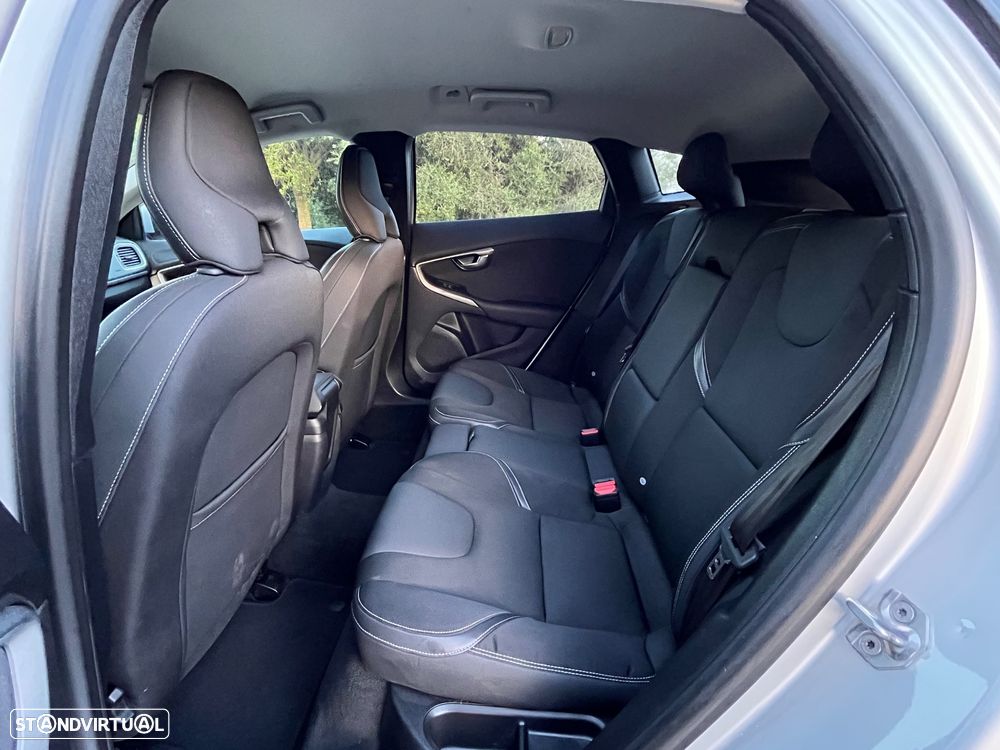 Volvo V40 2.0 D3 Momentum - 20