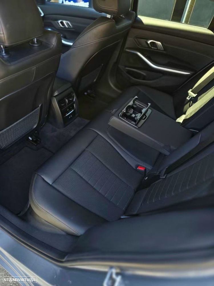 BMW 320 d Aut. Sport Line - 8