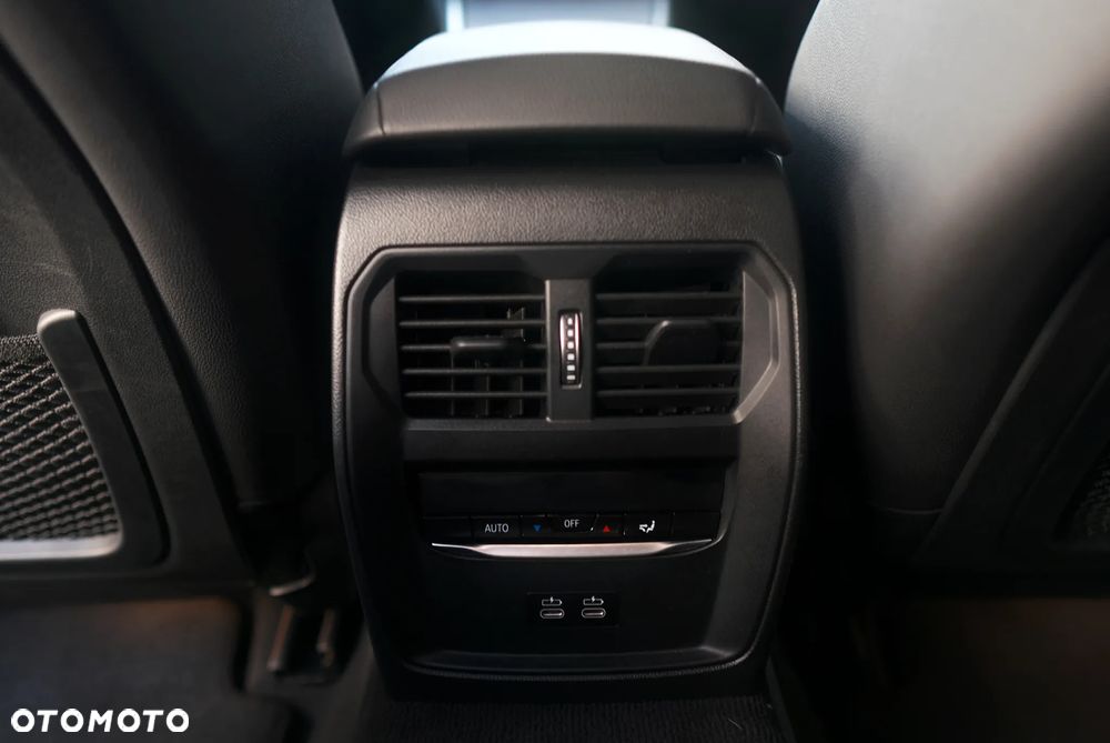 BMW Seria 3 320d xDrive MHEV M Sport sport - 19