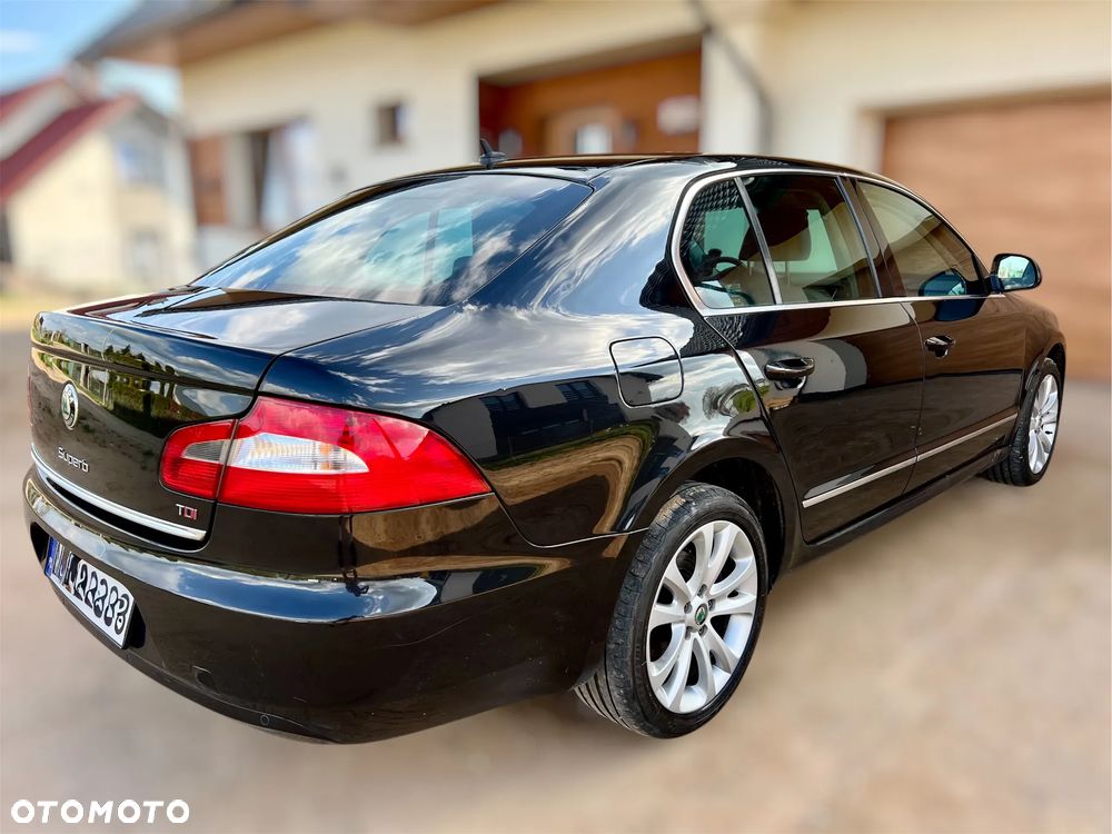 Skoda Superb 2.0 TDI Elegance - 4