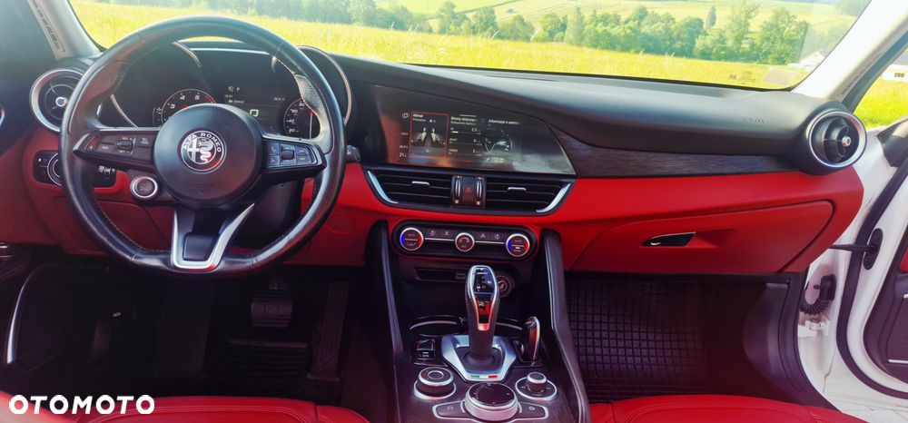 Alfa Romeo Giulia - 13