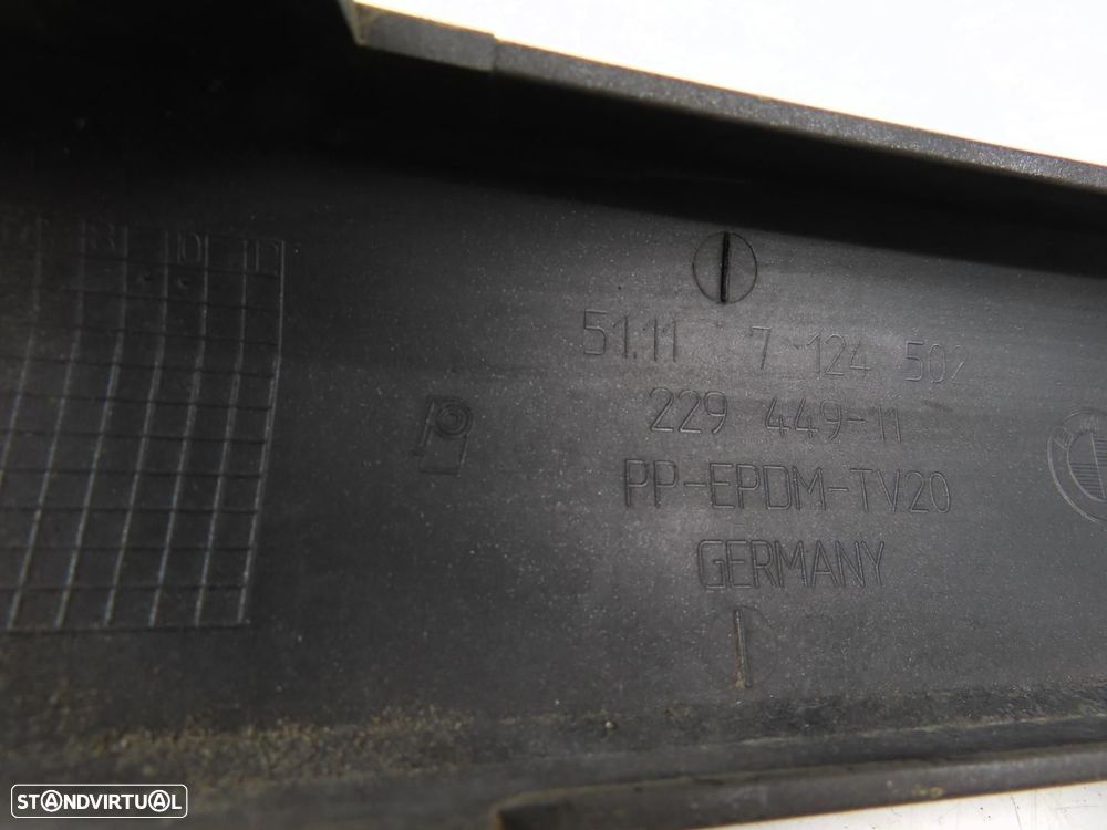 Friso parachoques Direito/Frente Usado / Original BMW 1 (E87) 51117136638/712450... - 3