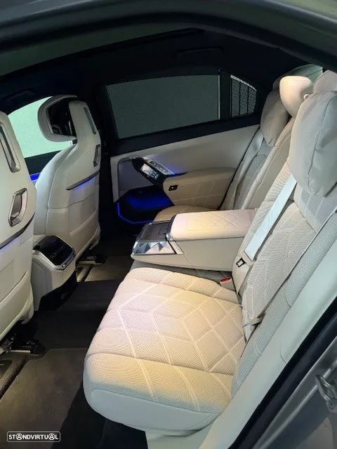BMW 740 - 13
