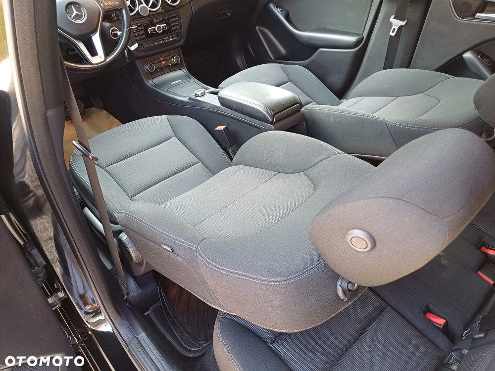 Mercedes-Benz Klasa B 180 CDI (BlueEFFICIENCY) 7G-DCT - 36