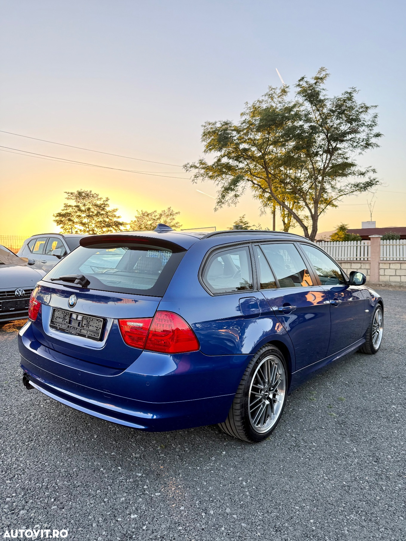 BMW Seria 3 320d DPF Touring - 3