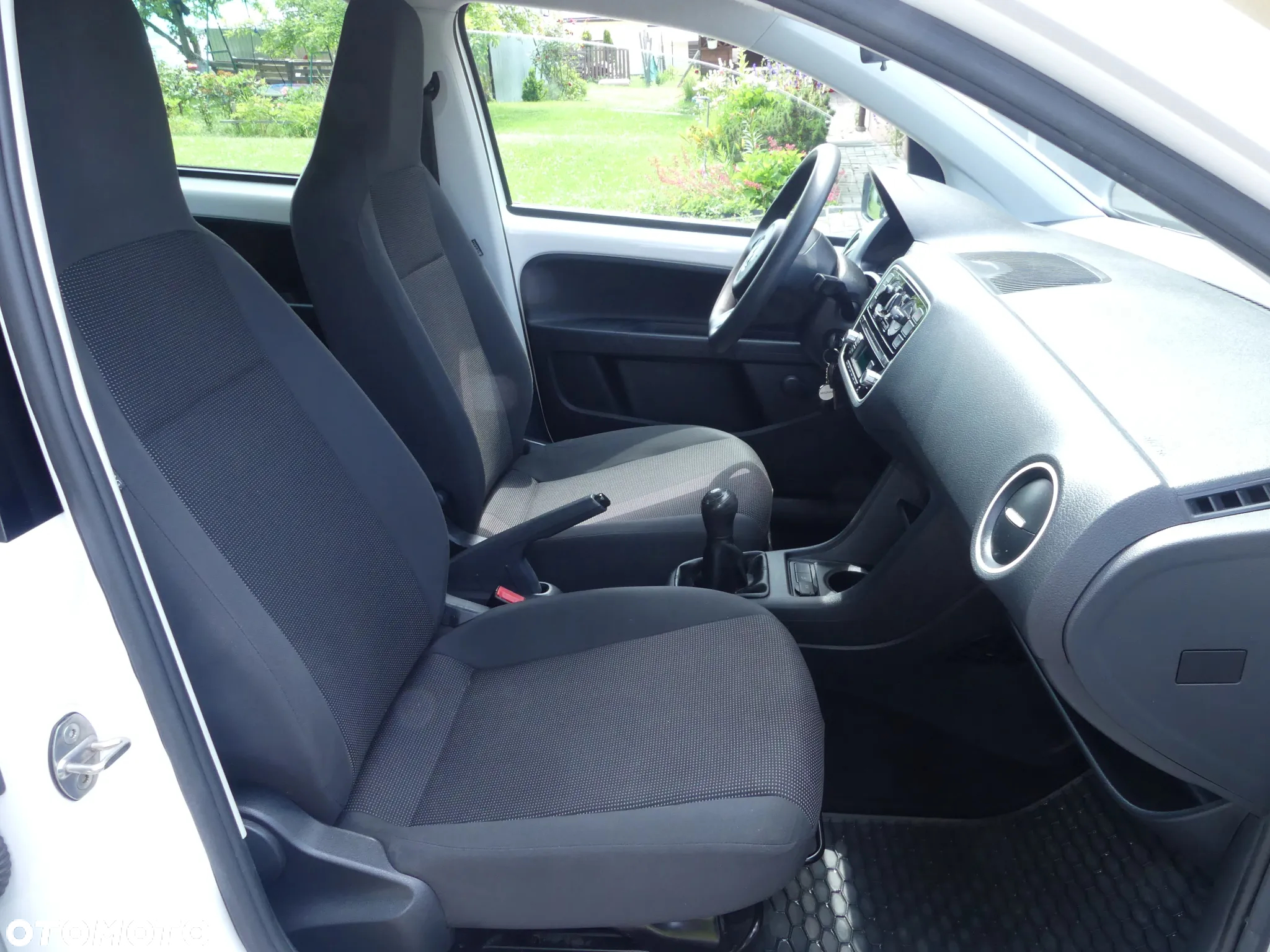 Volkswagen up! 1.0 move - 17