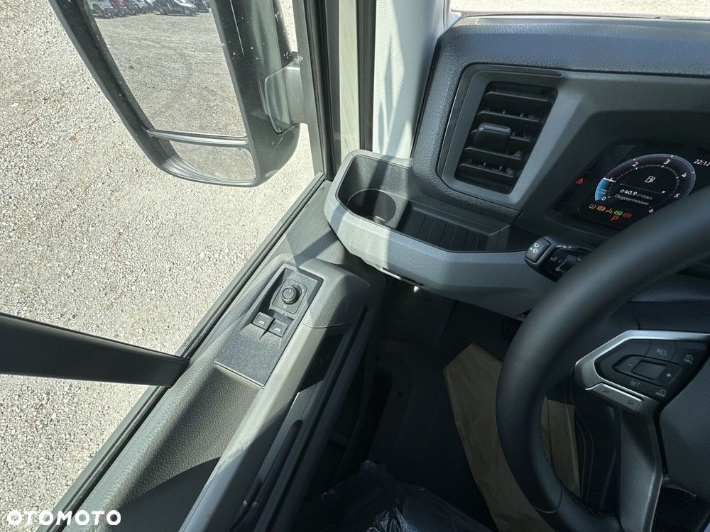 Volkswagen Crafter 35 Furgon z wysokim dachem silnik: 2,0 l EU6 SCR 177 KM, przedni 8-bieg.automatyczna, r.o : 4490 mm - 26