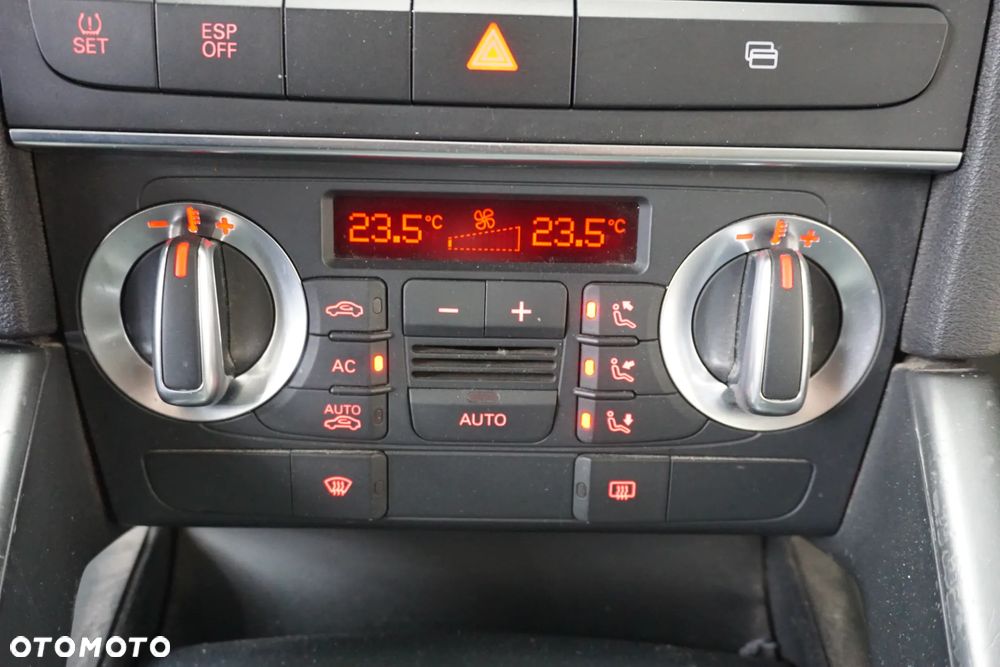 Audi A3 Sportback 2.0 TDI DPF Ambiente - 23