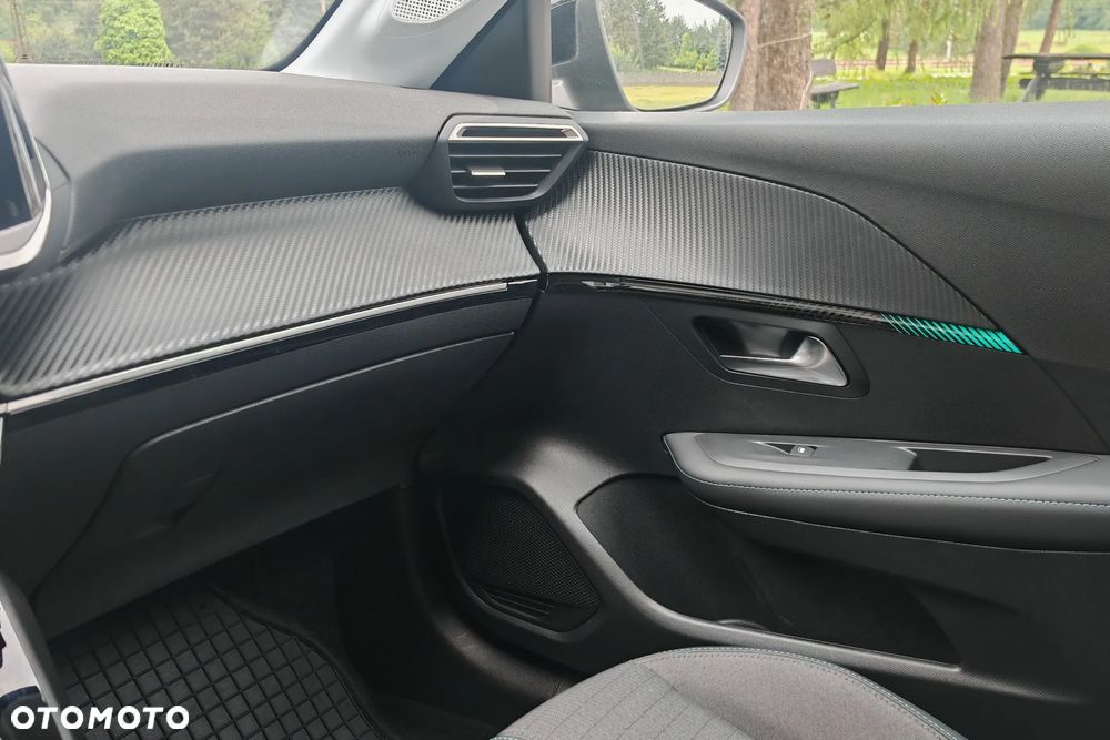 Peugeot 208 PureTech 100 EAT8 Allure - 28