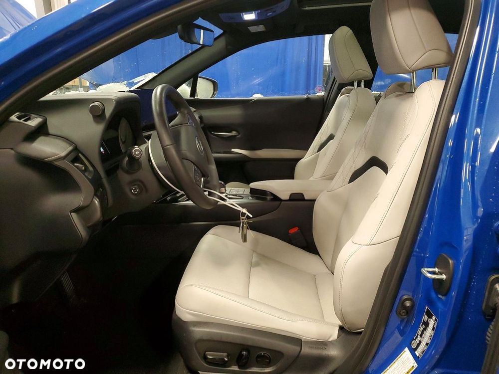 Lexus UX - 7