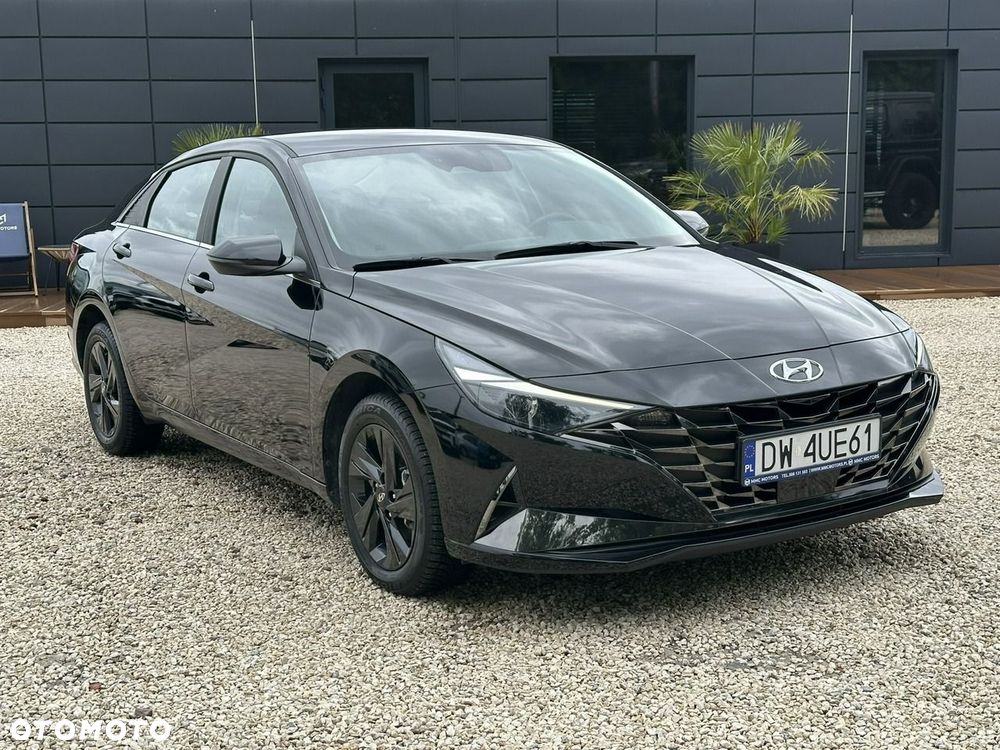 Hyundai Elantra - 1