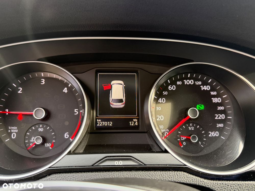 Volkswagen Passat - 14