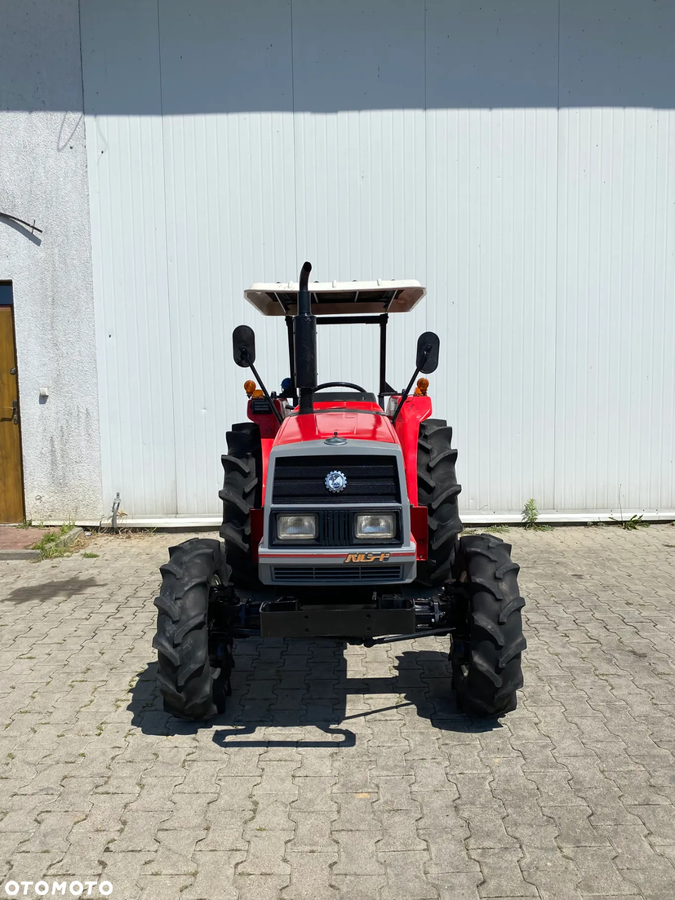 Mitsubishi MT28 - 2