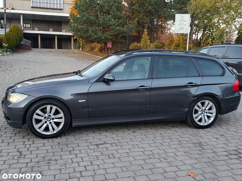 BMW Seria 3 320i - 32