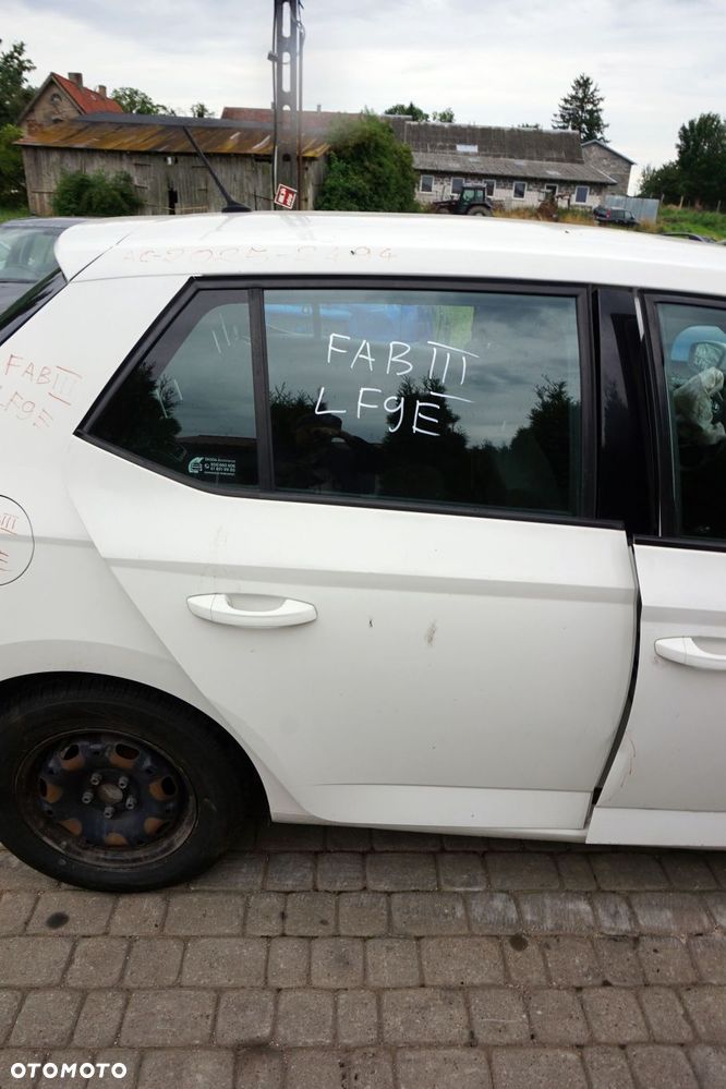 DRZWI TYLNE PRAWE FABIA III NJ3 5D HB LF9E  BIAŁY SKODA 2014-2018 - 1