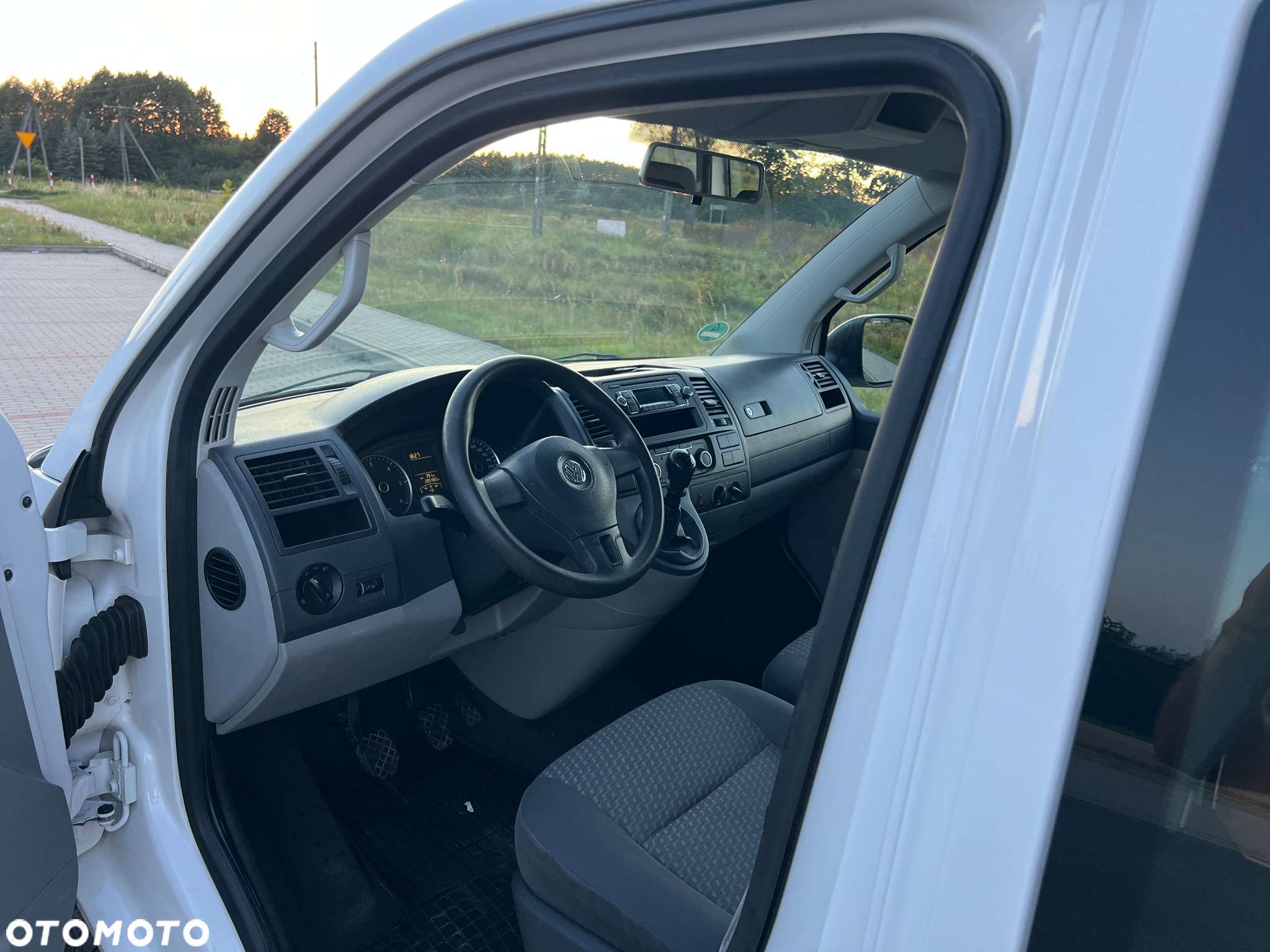 Volkswagen Transporter T5 TDI L1H1 - 17
