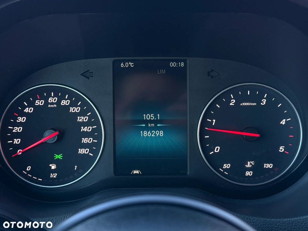 Mercedes-Benz Sprinter 514 CDI / 2.2 140KM / 2019 ROK / Kontener 4,2m + Winda Dhollandia 750KG / ZAREJESTROWANY W PL - 25