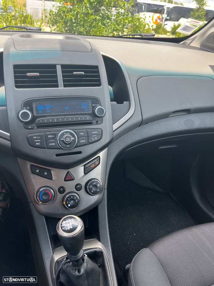 Chevrolet Aveo 1.2 LT - 15