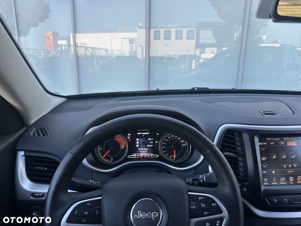 Jeep Cherokee - 11