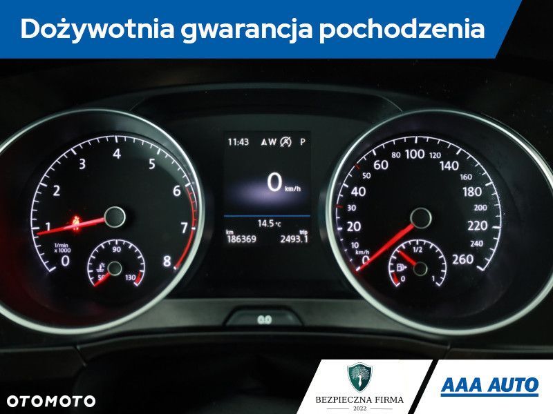 Volkswagen Touran - 10