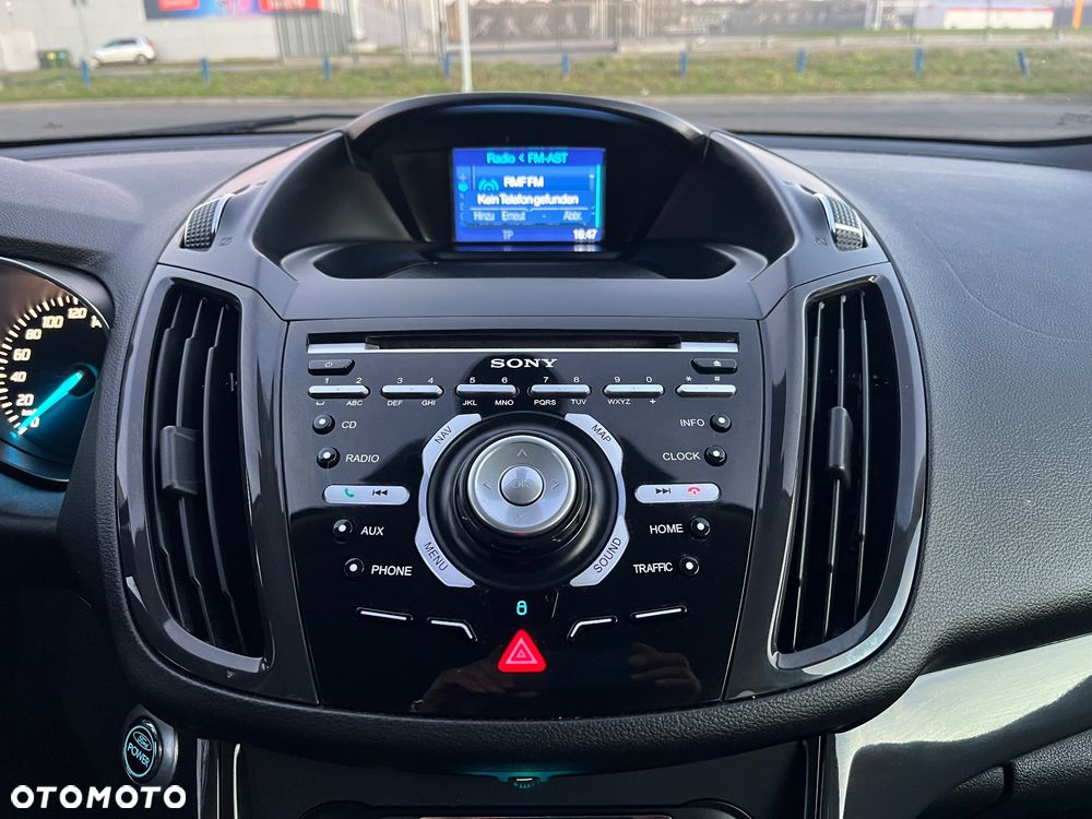 Ford Kuga 1.6 EcoBoost 2x4 Titanium - 16