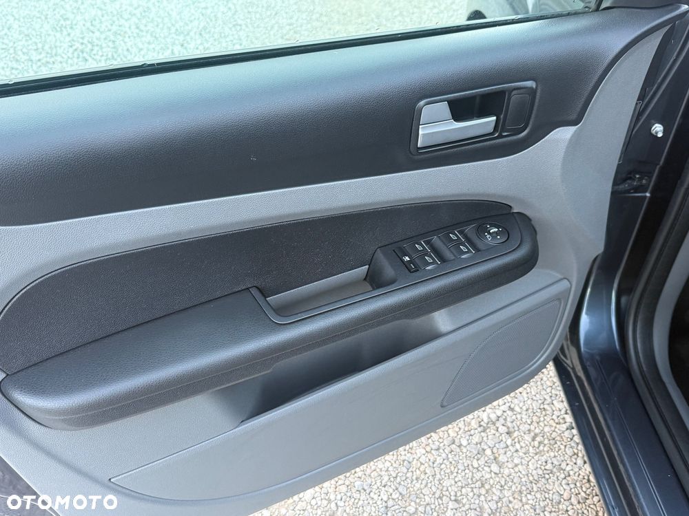 Ford Focus 1.6 16V Ambiente - 23