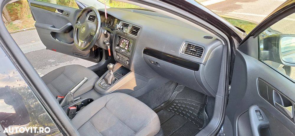 Volkswagen Jetta - 23